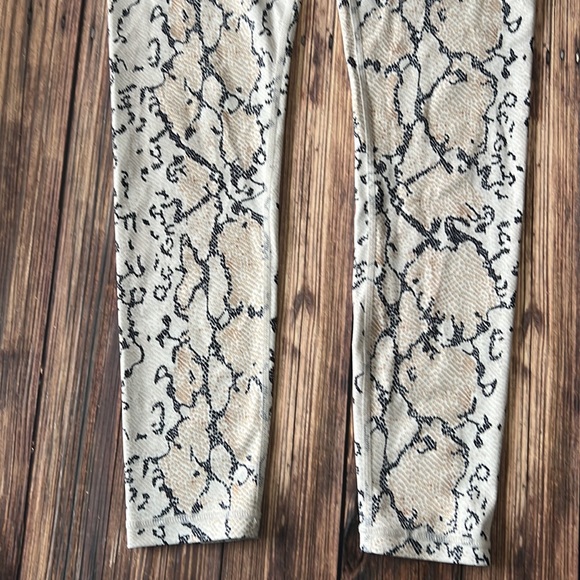 Allenix Cream Python Print Leggings S - Picture 3 of 5